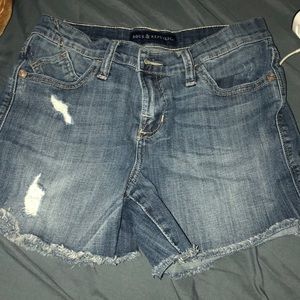 ROCK & REPUBLIC jean shorts size 4